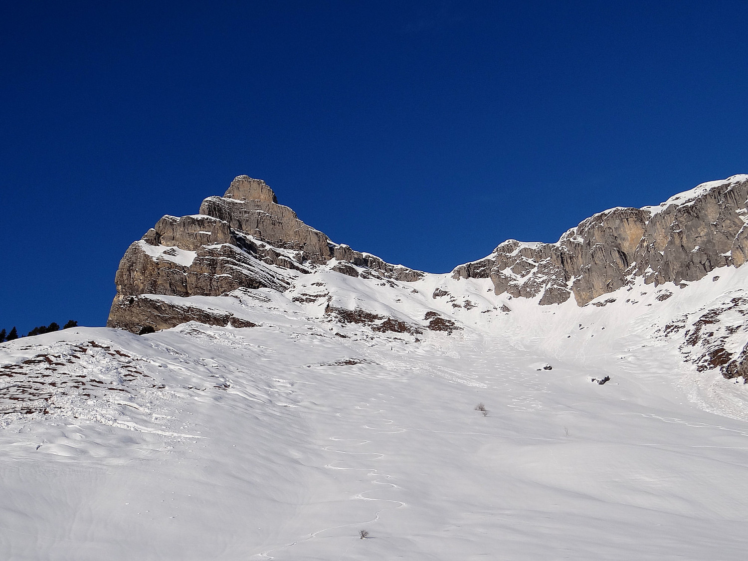 Aiguille de Varan et le Vellard plein S