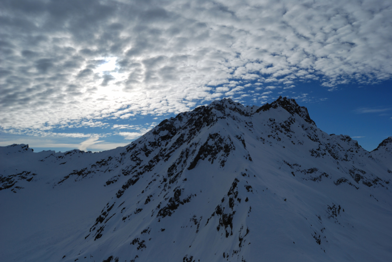 Cielo a pecorelle sopra il Poncione di Valleggia 2873 m
