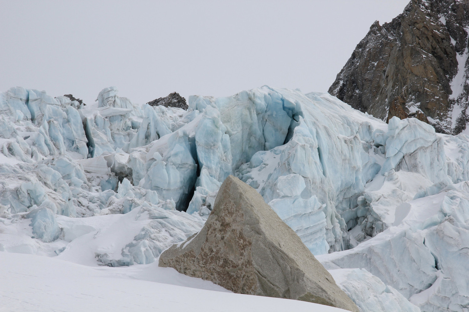 glacier des Améthystes, rive gauche
