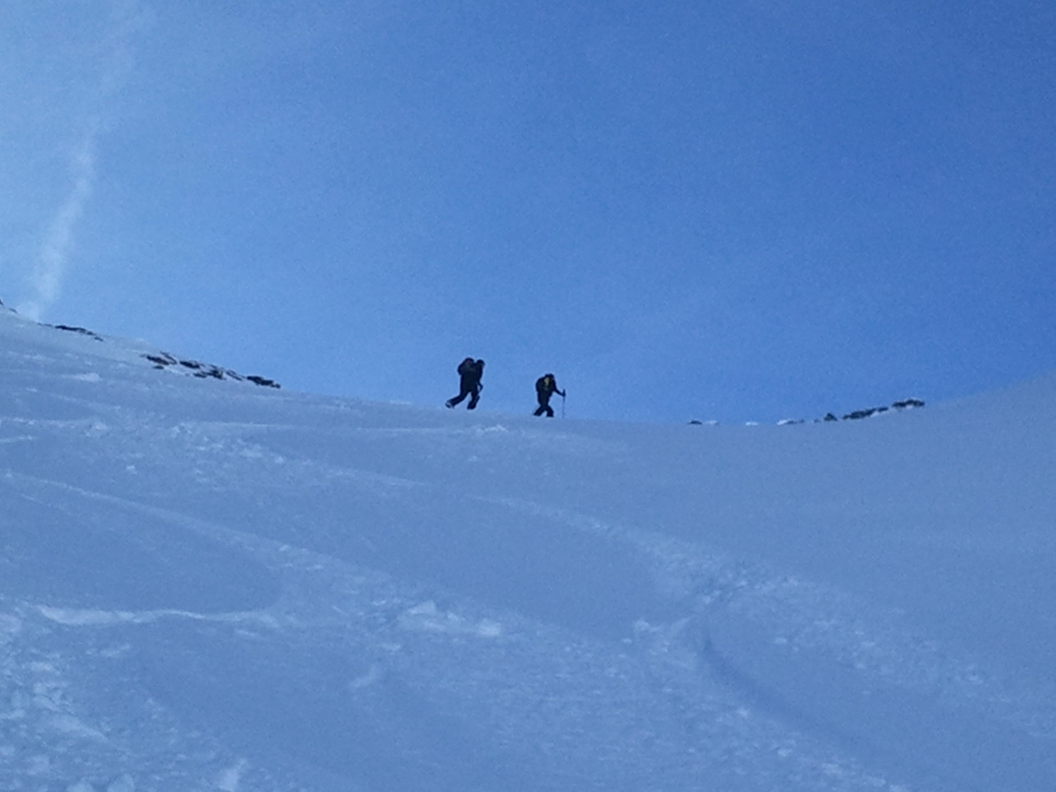 Mes 2 coéquipiers arrivant au col des Ignes