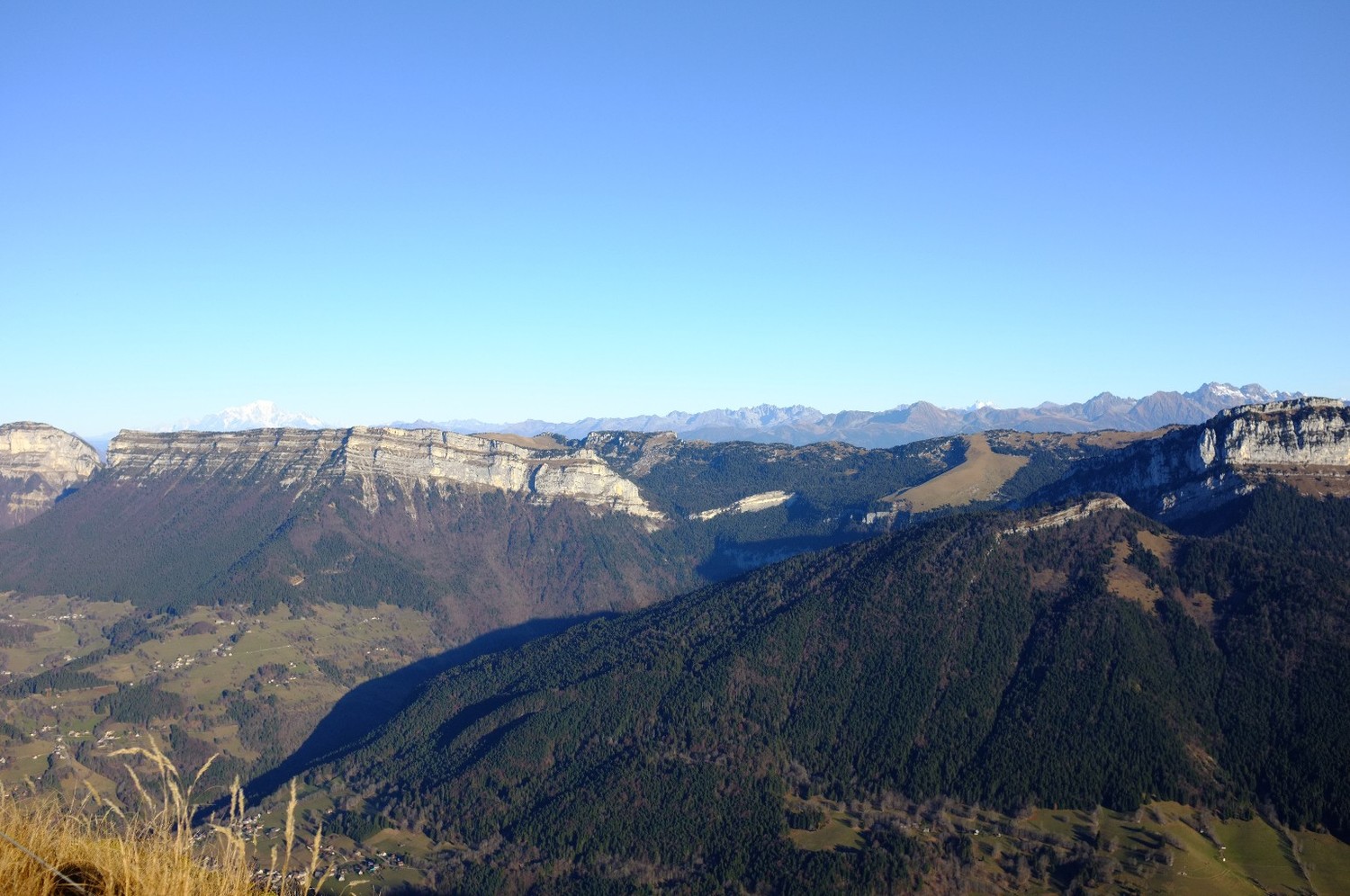 vue nord-est depuis Dent de l'Ours