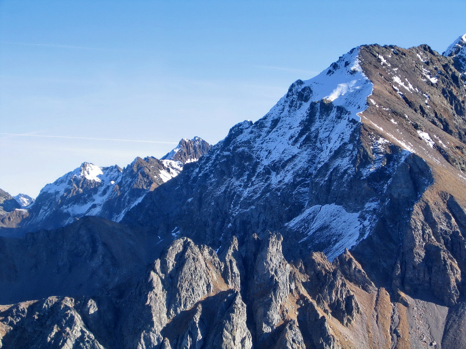 le rocher de l'homme et les arêtes du Loup, du sommet