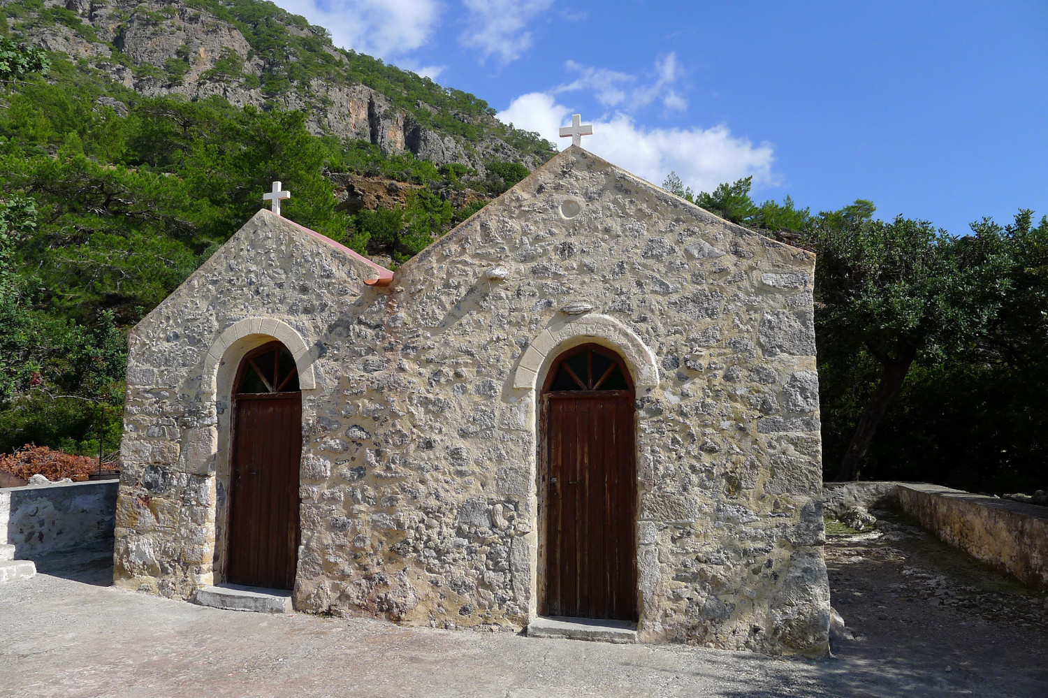 la chapelle agios antonios : baignade !
