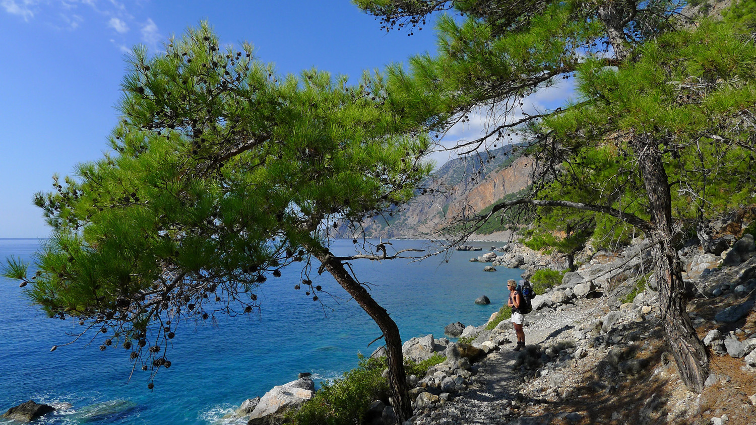 Avant la chapelle d'Aghios Pavlos