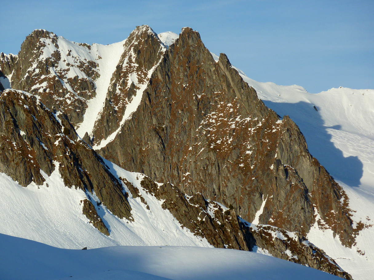 Pointe de Combe Bronsin : Couloirs SW et Arête SE