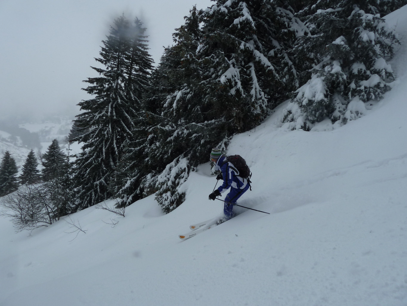 A la recherche de la bonne neige dans les pentes NO