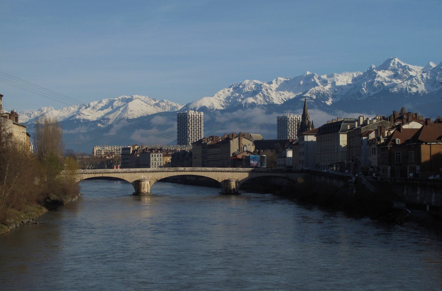 Belledonne depuis la Porte de France