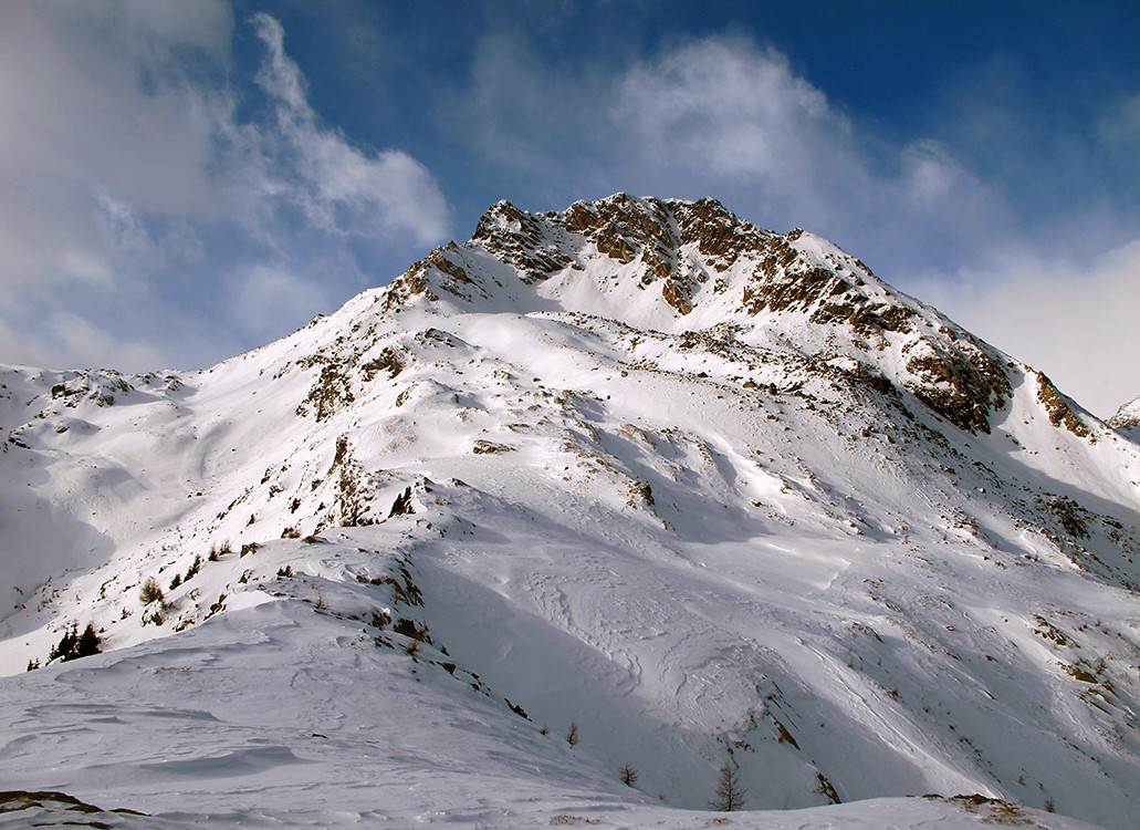 Corno Campascio/Corno delle Ruzze. Il versante orientale con il vallone dei "Marscion", visto dalla quota 2312 m.