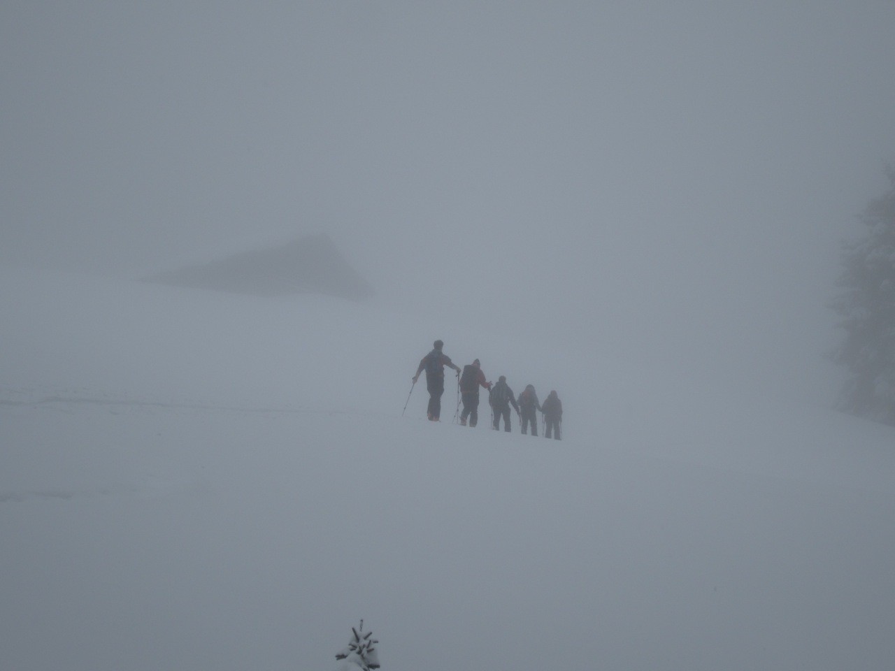 Brouillard déjà aux chalets du Fratchi