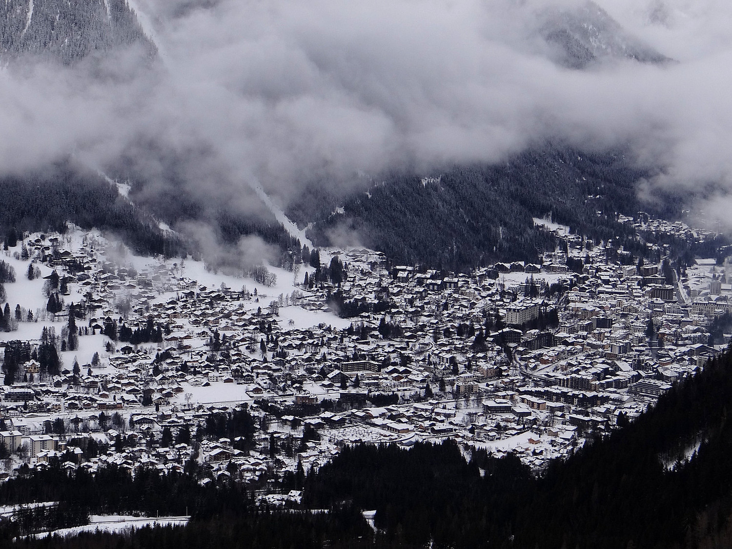 Chamonix très noir et blanc