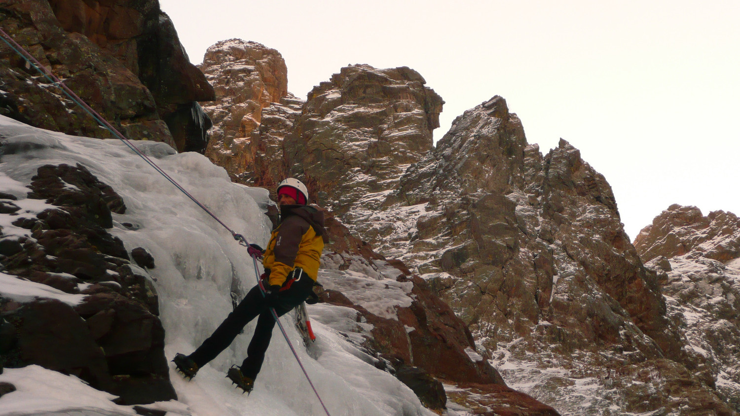 Doumé, arête N du Larghia derrière