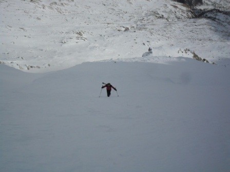 ...ultimo tratto a piedi causa neve stile pista da motocross...