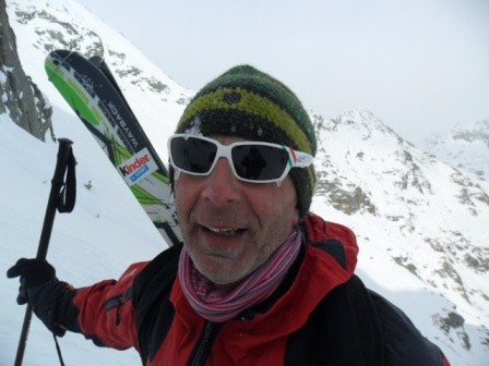 ...alberto se la ride con nonostante i ghiaccioli dagli occhiali...