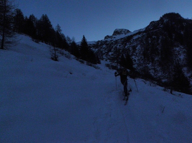 salendo verso la cima dei lupi