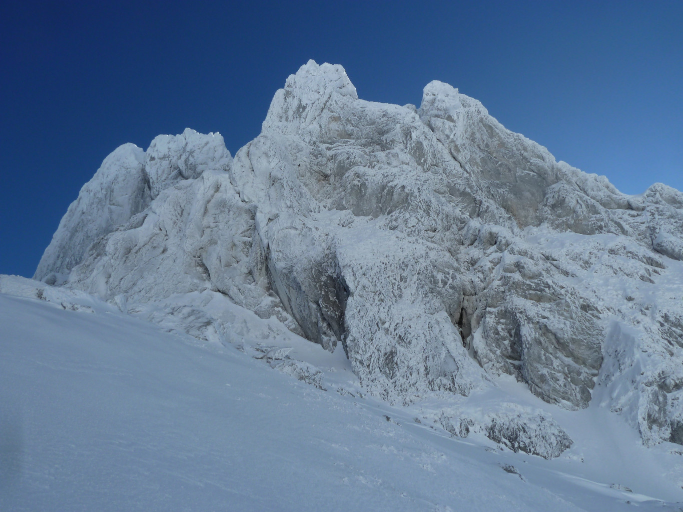 Le Château d'Oche en montant au col de Planchamp, version Patagonie