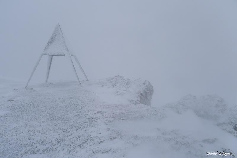 Sommet du Mont-Tendre dans le blizzard