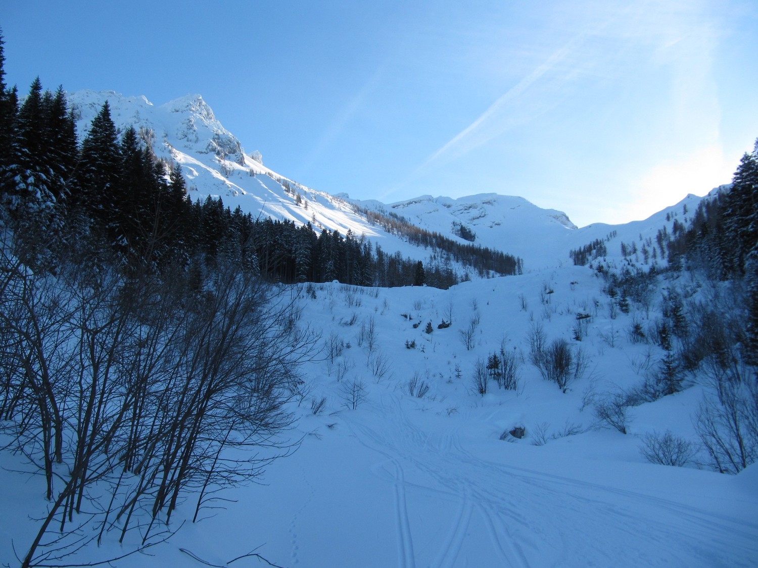 Le large vallon d'Euzanne.