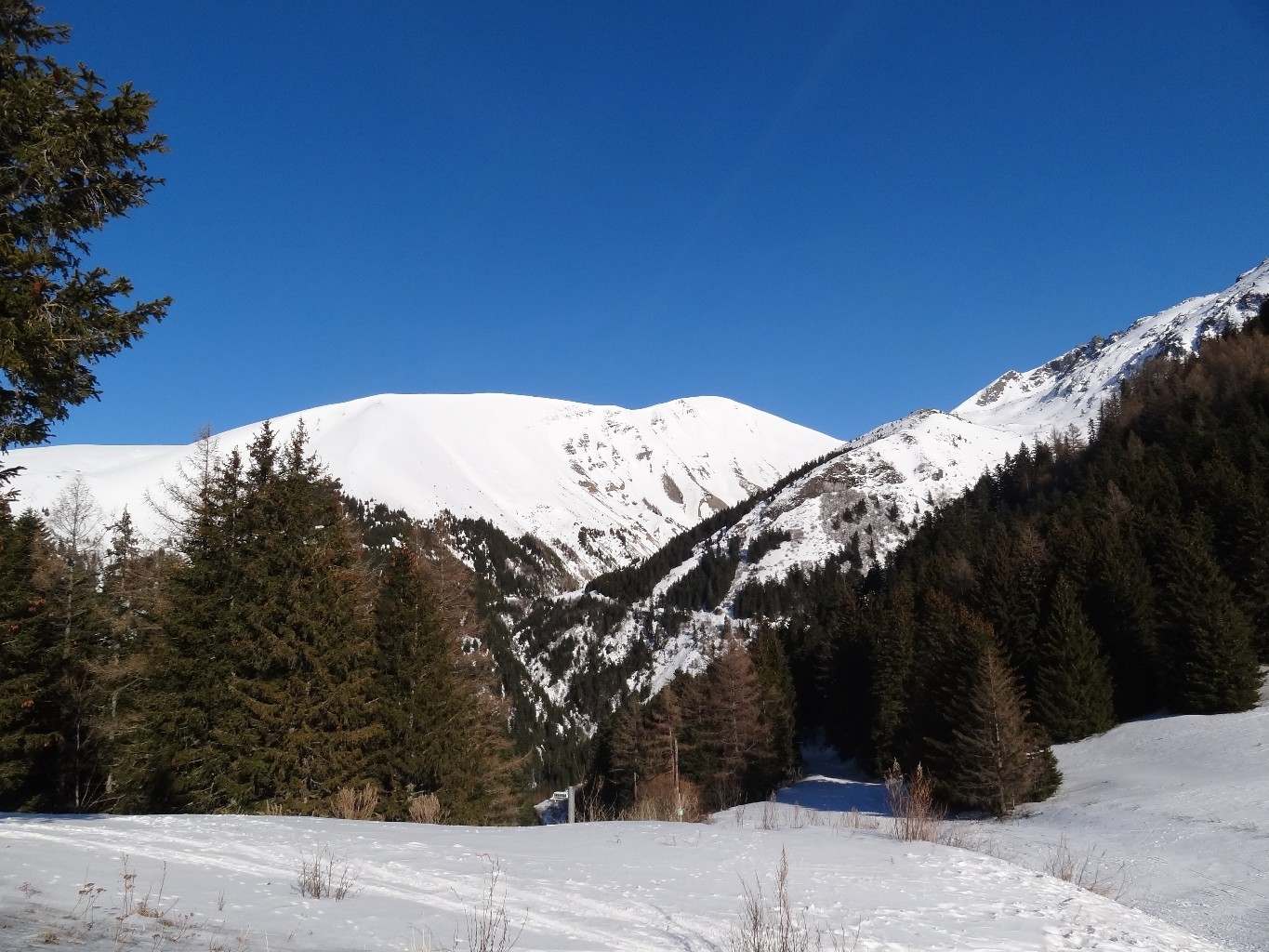 Le Perollier à droite