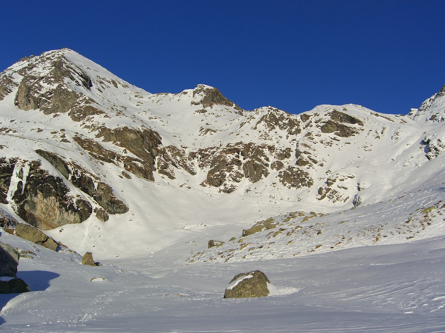 Punta Valfredda - La pente à droite mène au plateau sup.