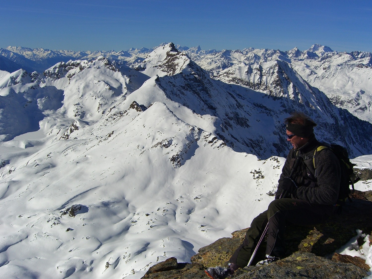 Punta Valfredda - du côté du Mt Blanc. Pta Palasina en contre-bas au 1er plan pour tout à l'heure.