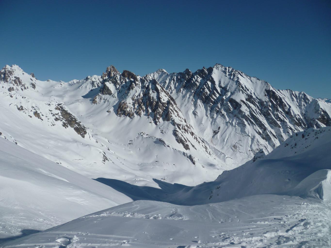 Neige froide dans le vallon de descente