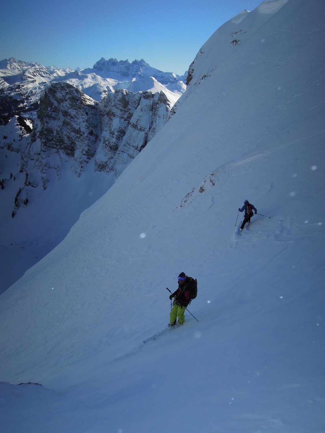 Cime du Piron. Dans la face NE devant la pointe de Chavache et les Dents du Midi.