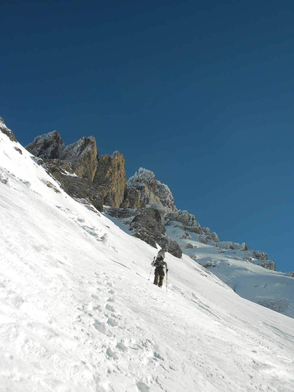 on attaque la face pour accéder au couloir