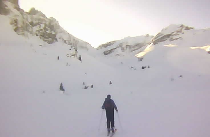 1900m on voit le Chatillon en haut à droite avec la fameuse traversée entre les barres ...
