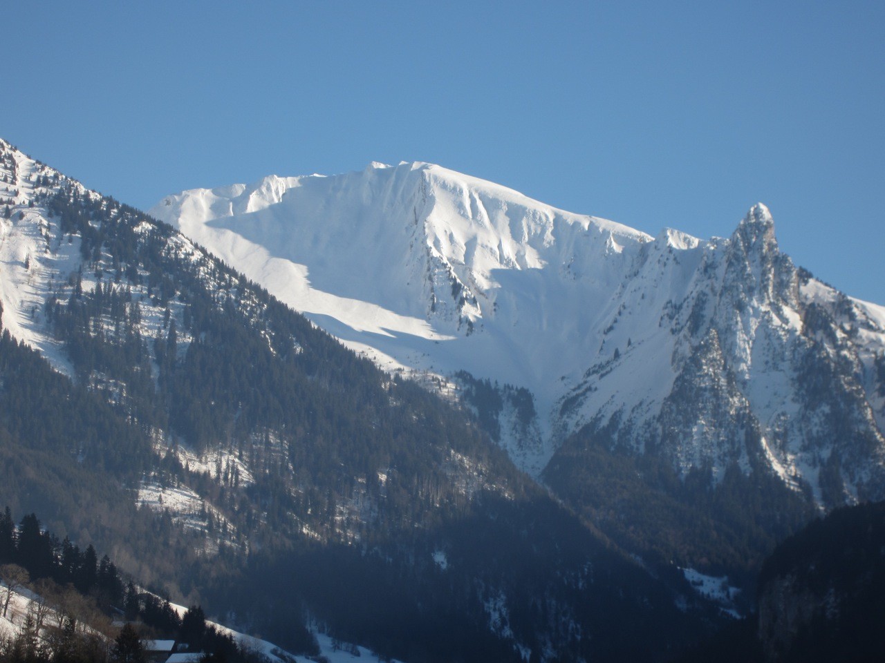 Mandallaz avec les couloirs à l'ombre