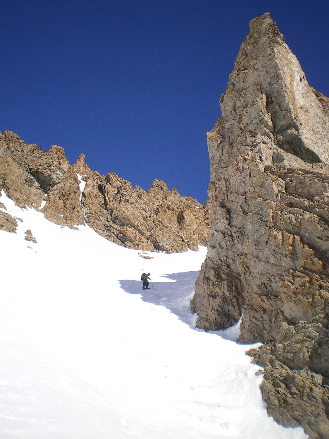 Dans le couloir.