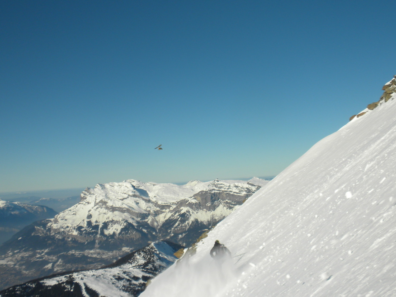 Sam en ULM et Matt à ski