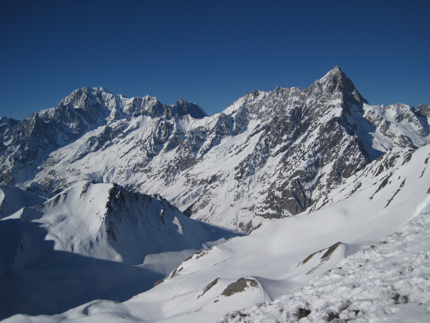 Vista dalla cima verso la Val Ferret