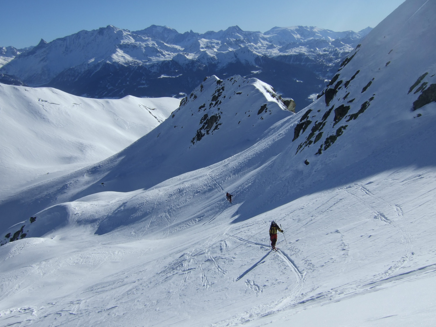 Montée vers la pointe de Cerdosse depuis le col du Mont Rosser