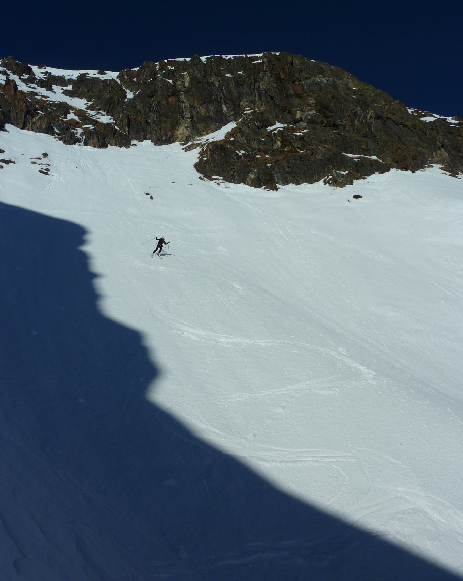 En rive gauche du couloir SE des Rochers Bozon