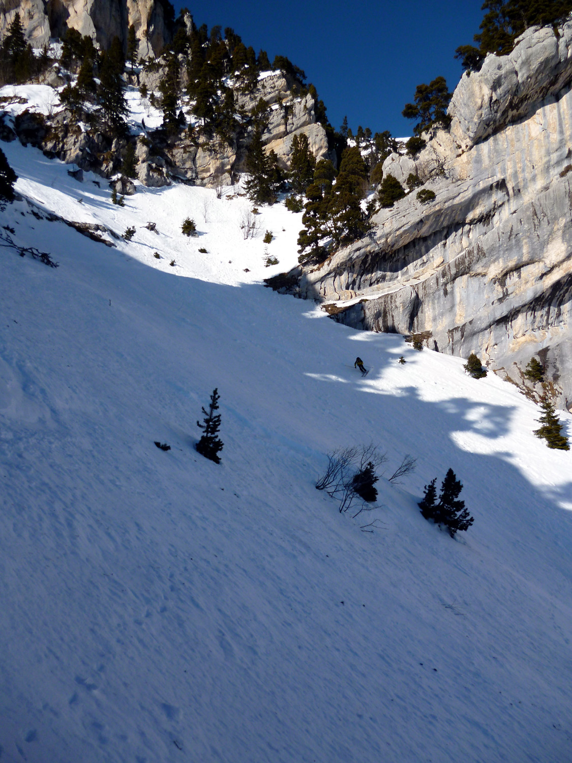 Belles Ombres, couloir E, au milieu.