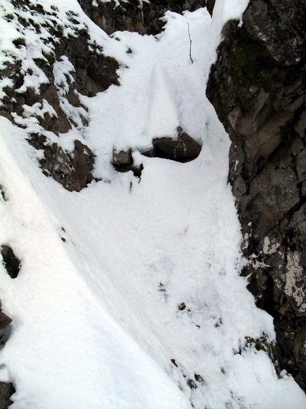 sortie possible à droite sous le ptit vertical mixte et suivre l'arrête