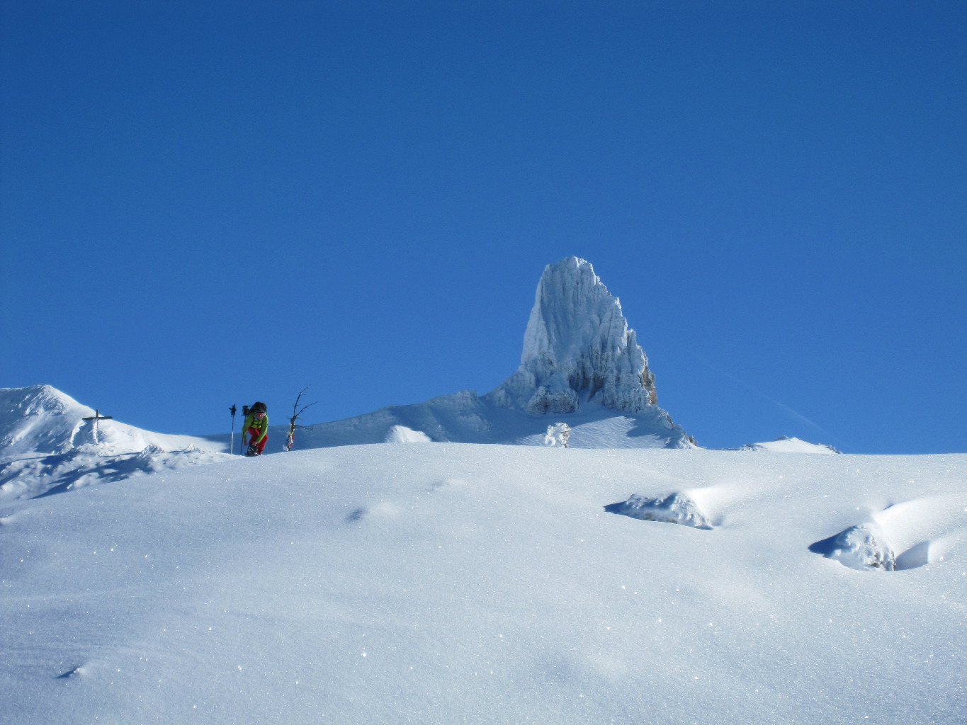 Col des pauvres, au fond la Pointe d Aufalle ou le petit Muveran ? erreur sur les cartes y parait ... merci à nos amis suisses.