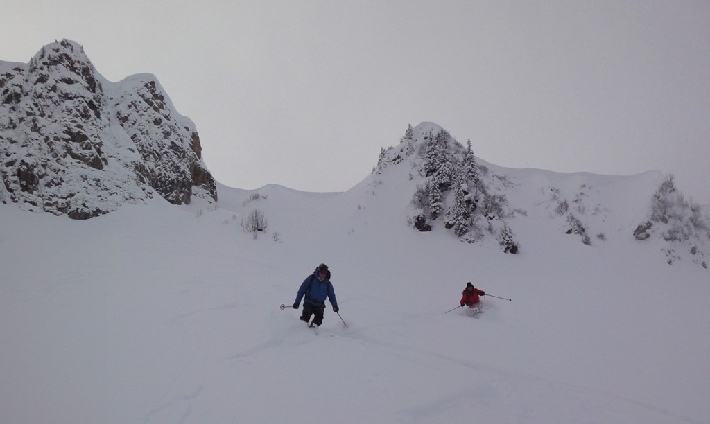 Descente sous la brèche des Mattes