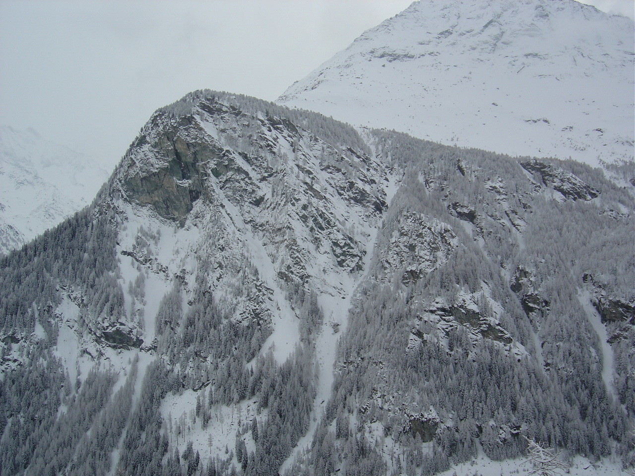 Le couloir au centre de l'image