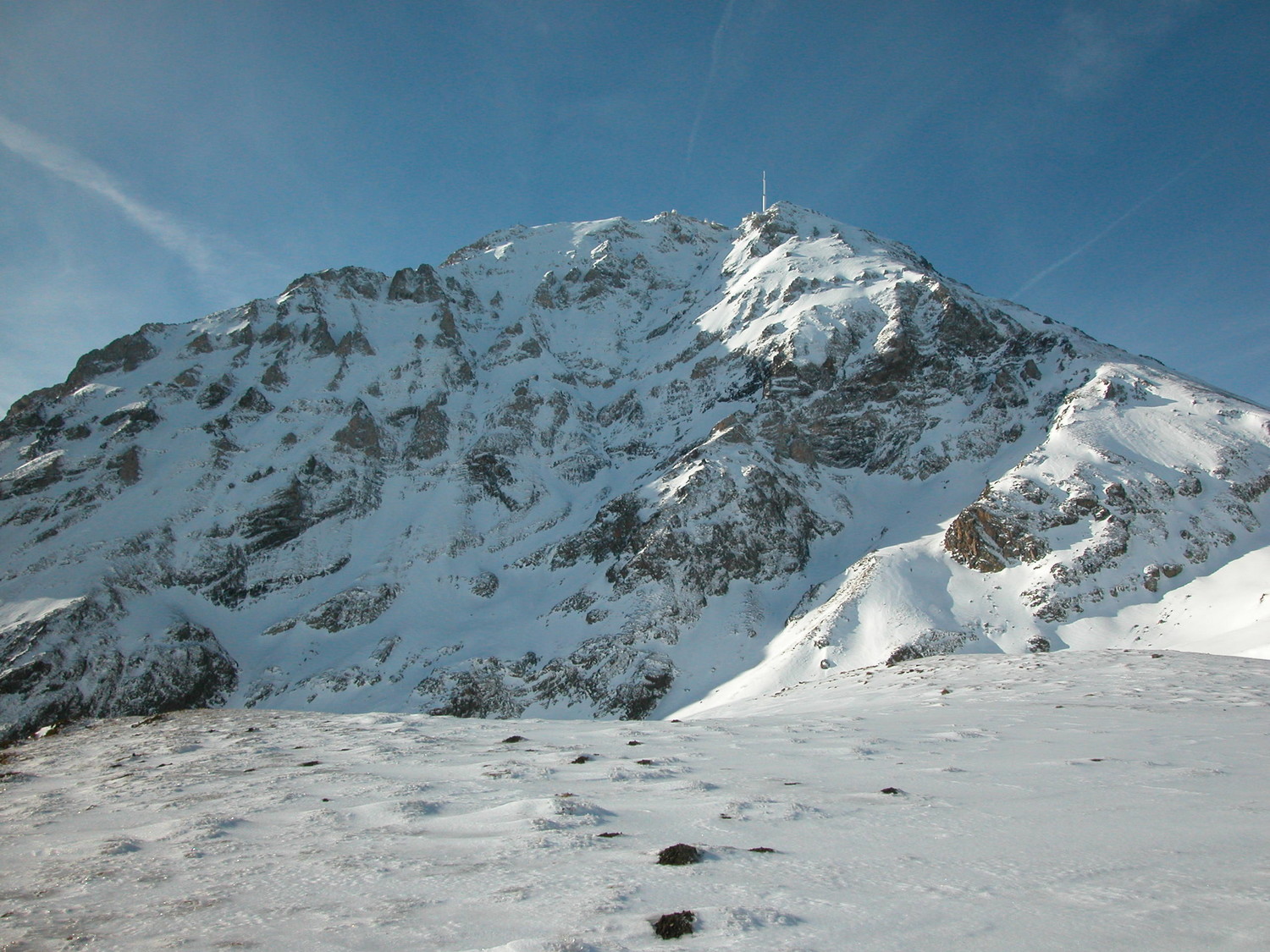 Depuis les pentes du Ballonque, ou de la Montagnette. Encore en hiver 2001.