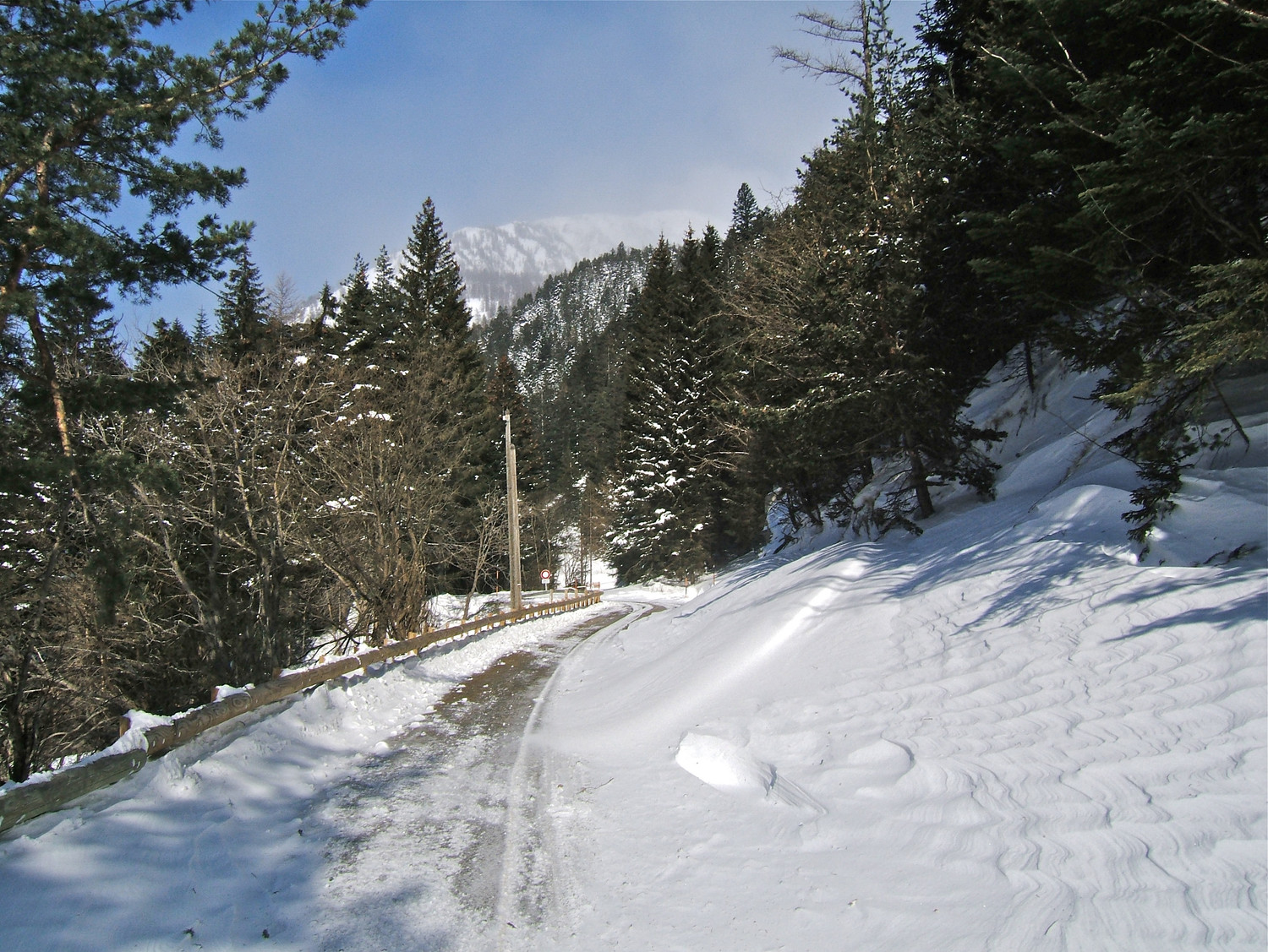 Sur la route parfois on et parfois on calcule pour la descente.