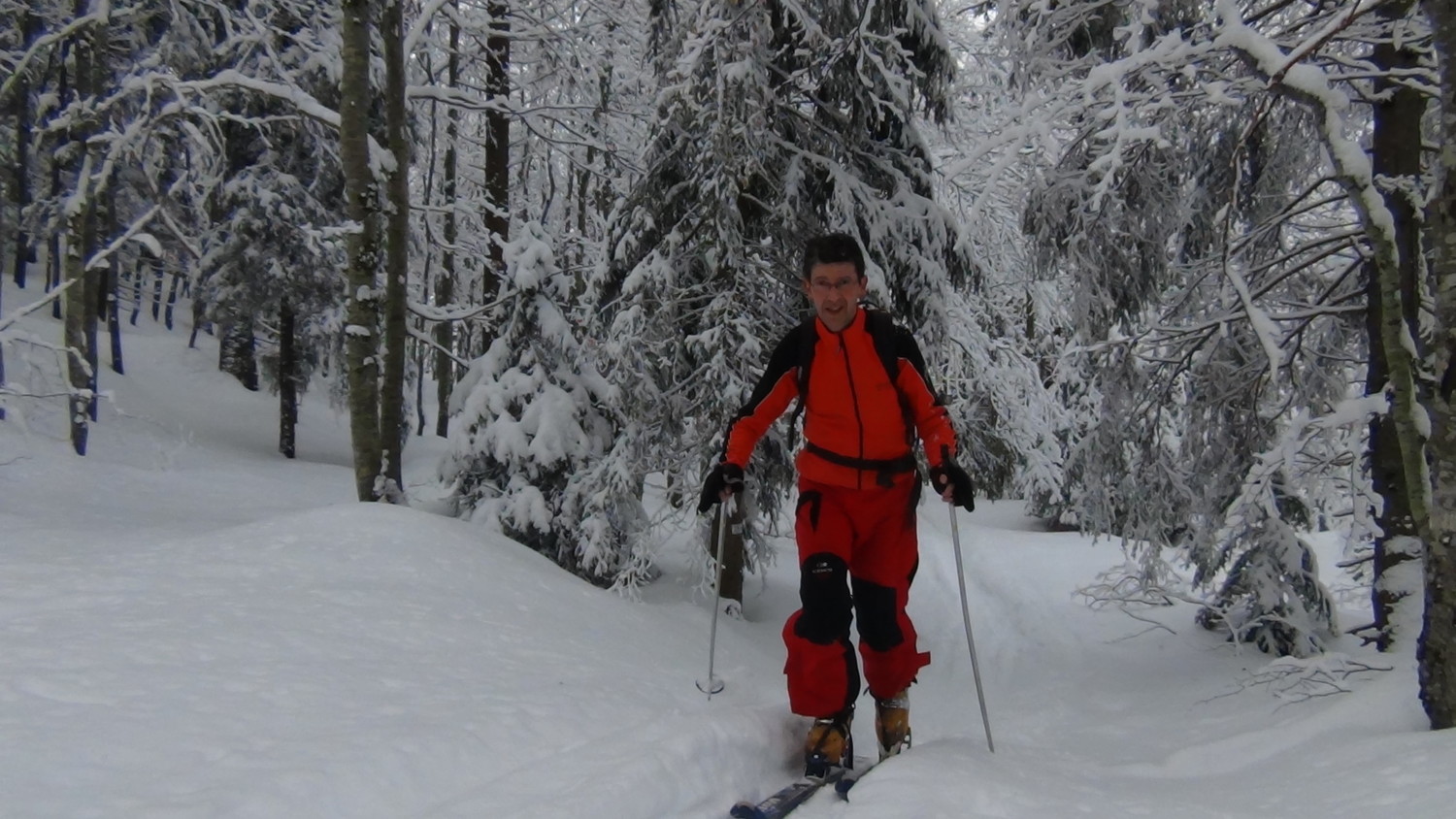 Rapha dans le bois bien chargé !