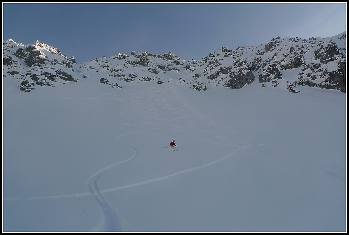 Pied du couloir N du Jas des Lièvres: neige exceptionnelle