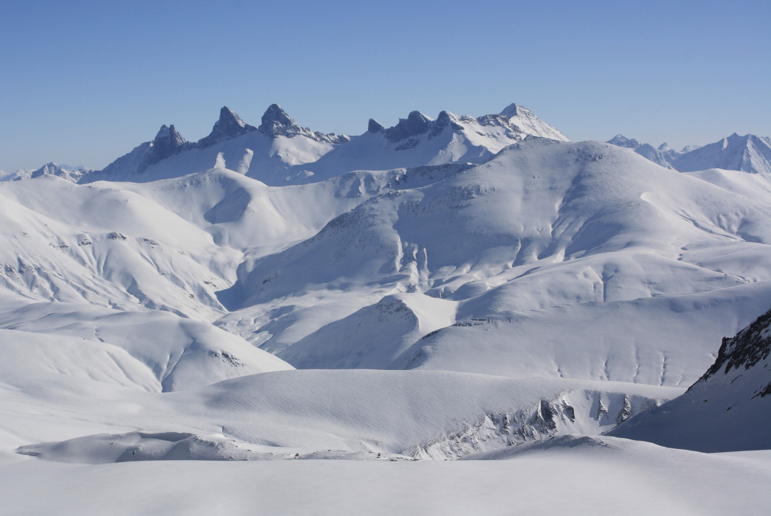 Du glacier des Quirlies, vers l'E