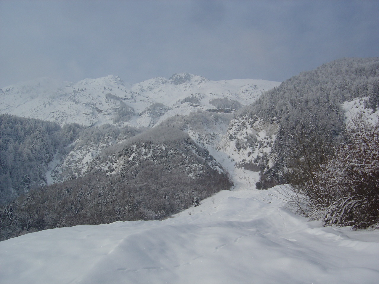 Au bas du couloir E