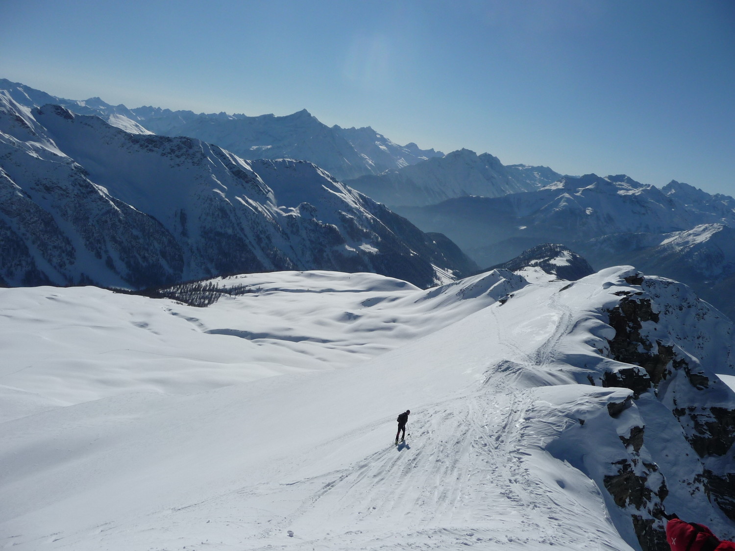 In punta alla Testa dei Frà pronti alla discesa