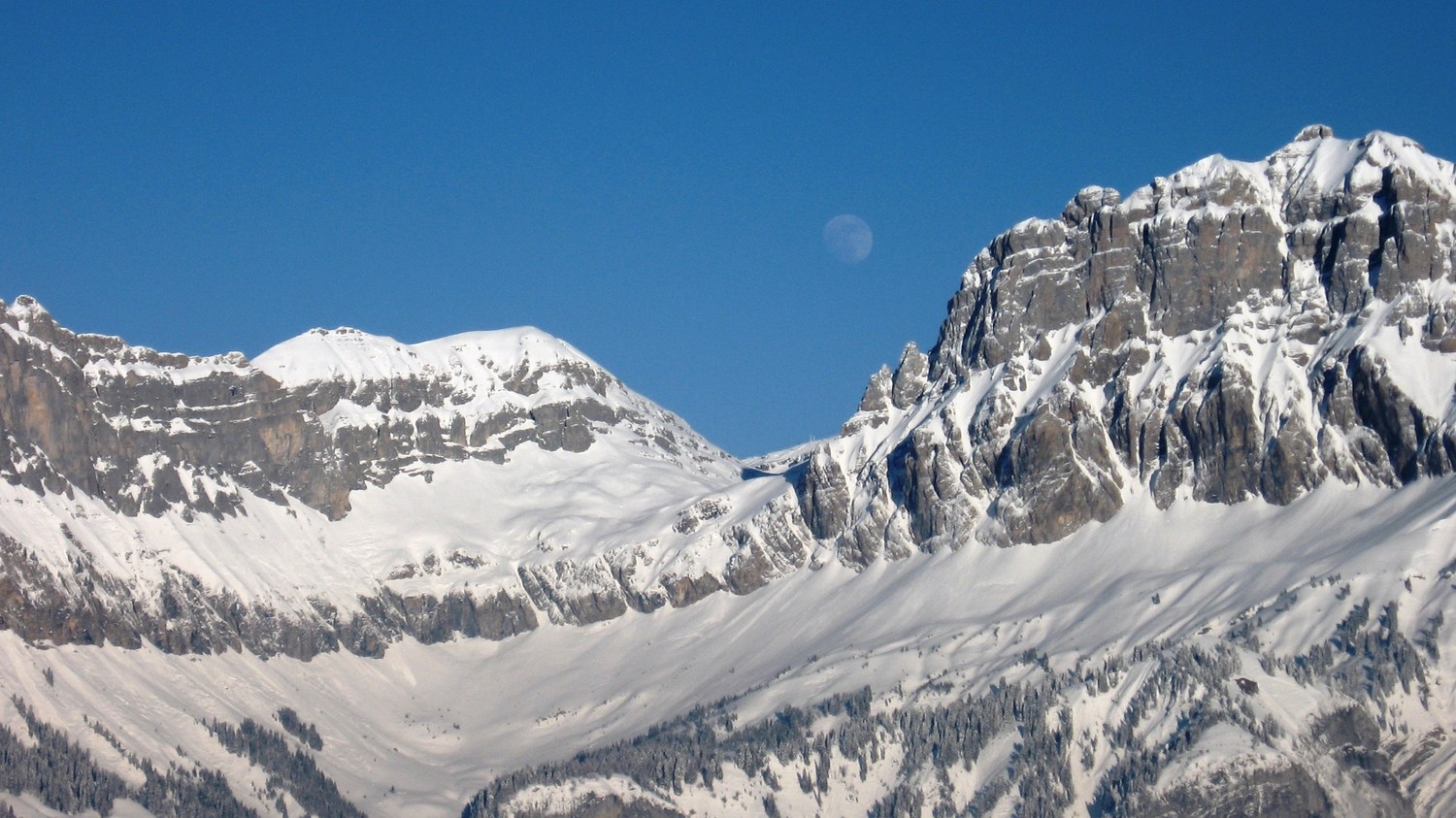 La lune se lève