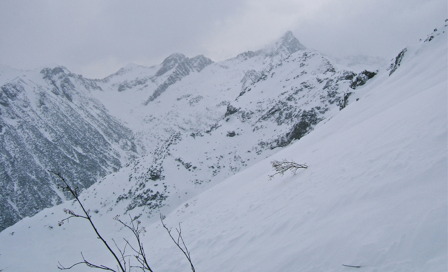 La Brume arrive vers le Mt Frisson.