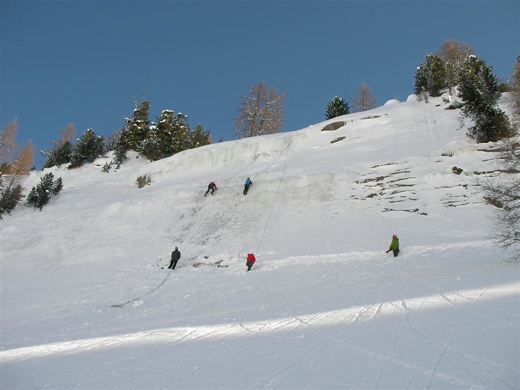 Cascade de Spittelmatte sous la neige (Kandersteg)