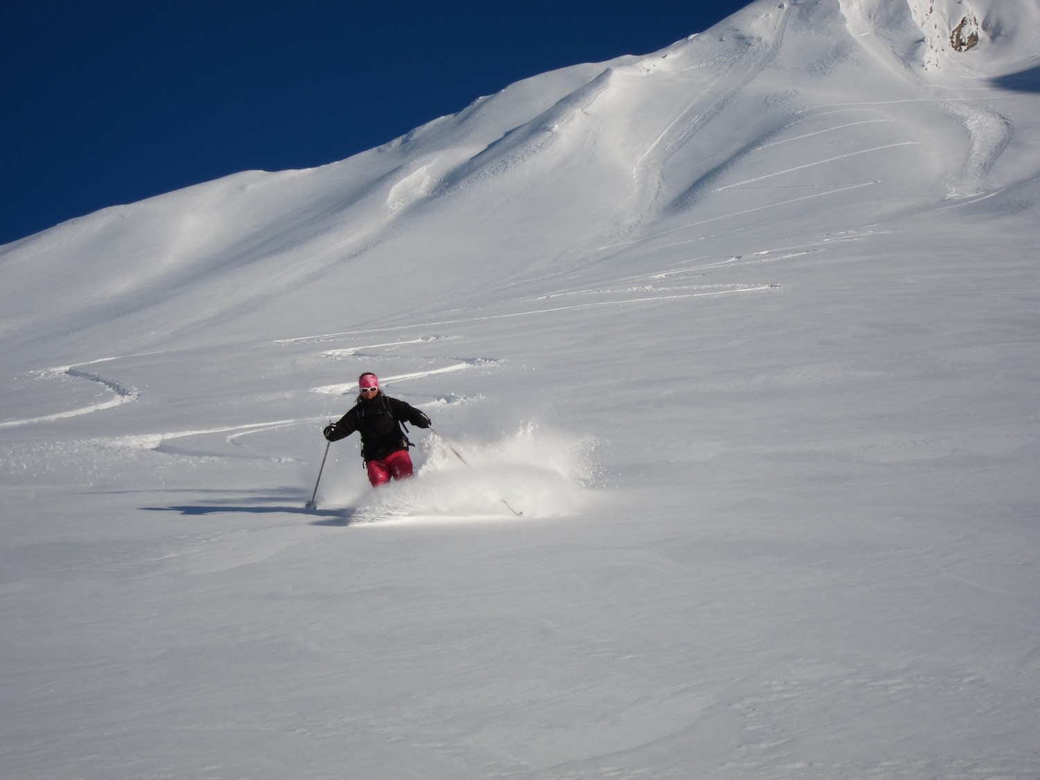 Emma en action avec ces nouveaux skis